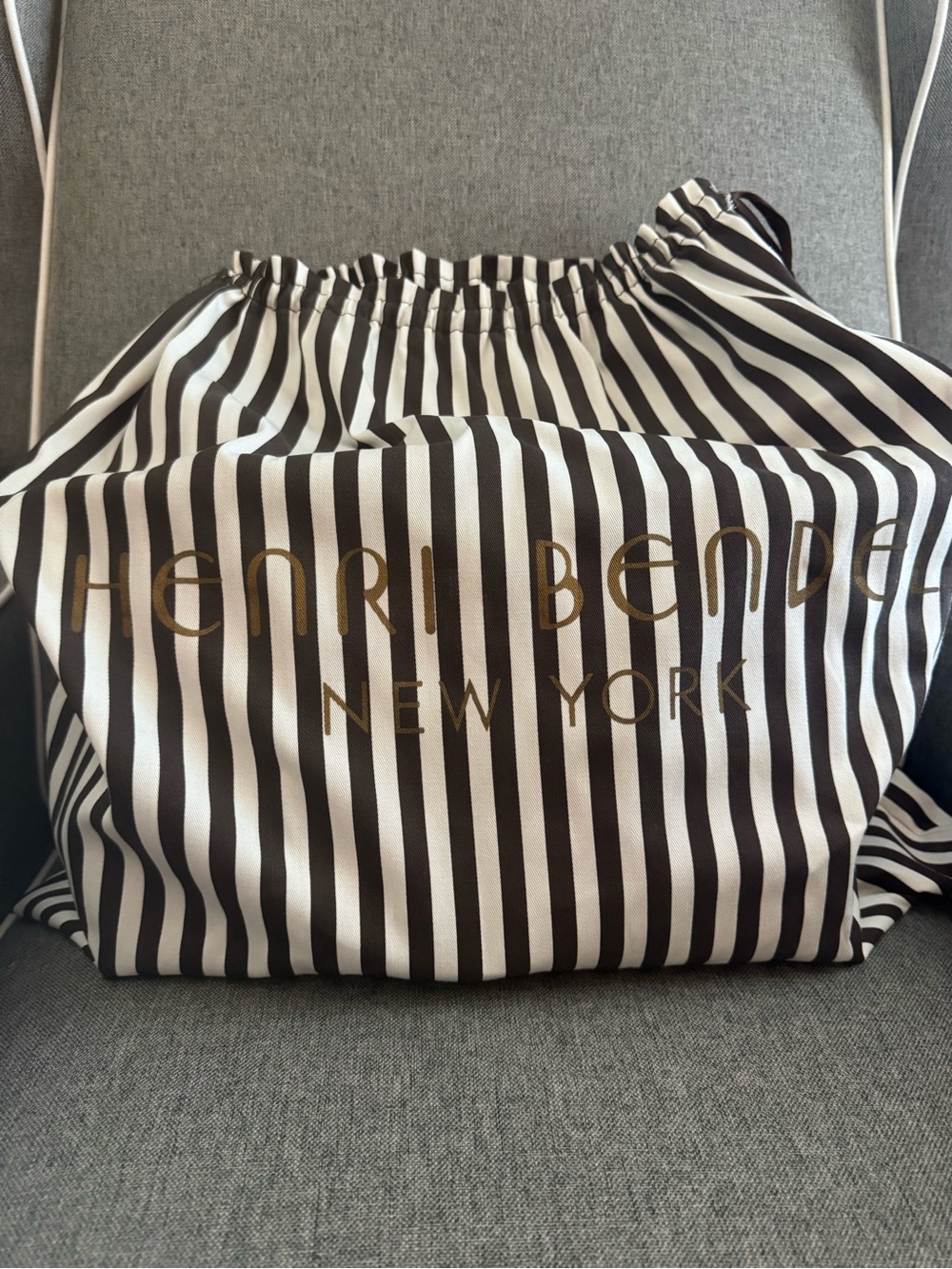 henri bendel crimson red leather satchel with logo charm - Picture 2 of 2